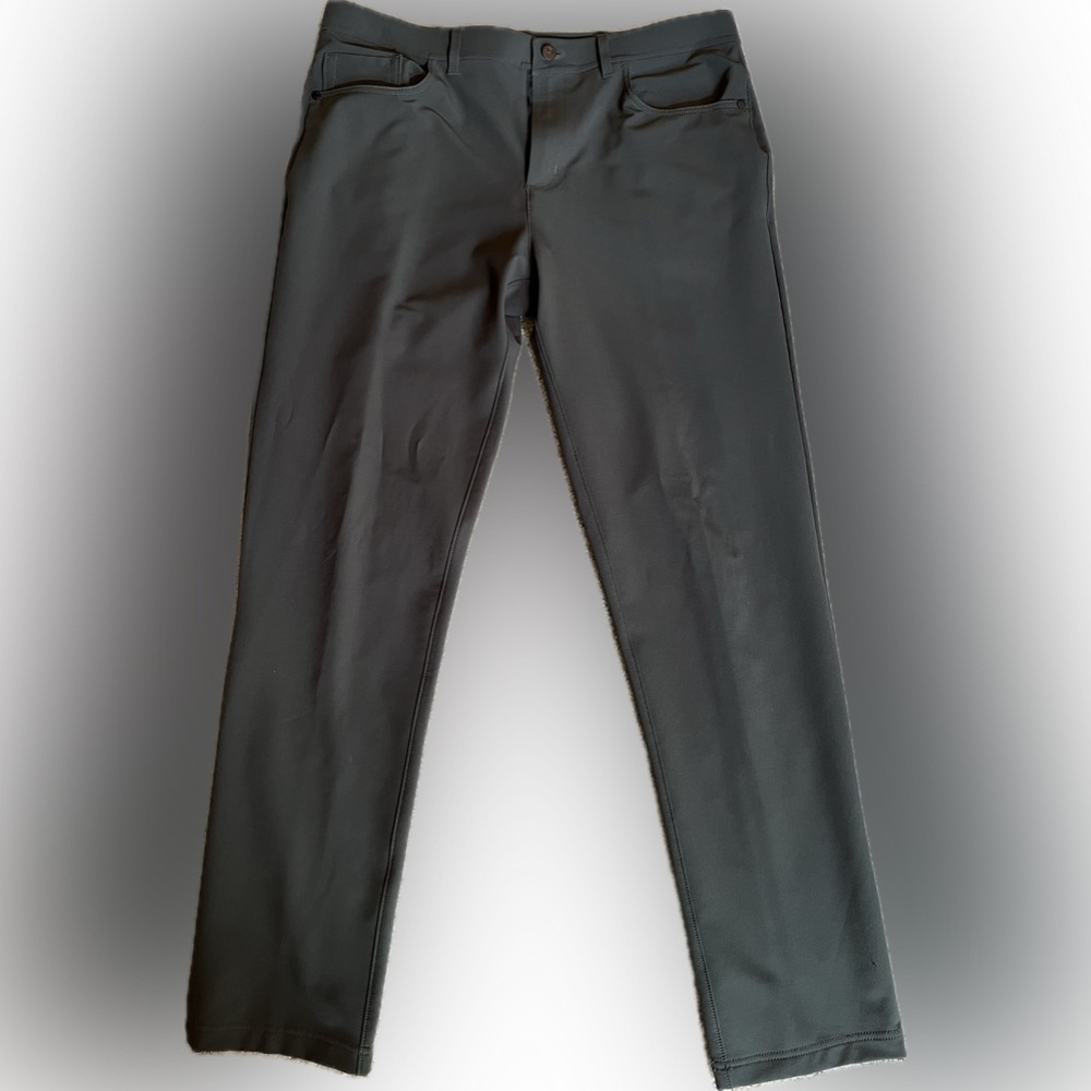 Men’s Public Rec olive green pants 36 x 34 like new